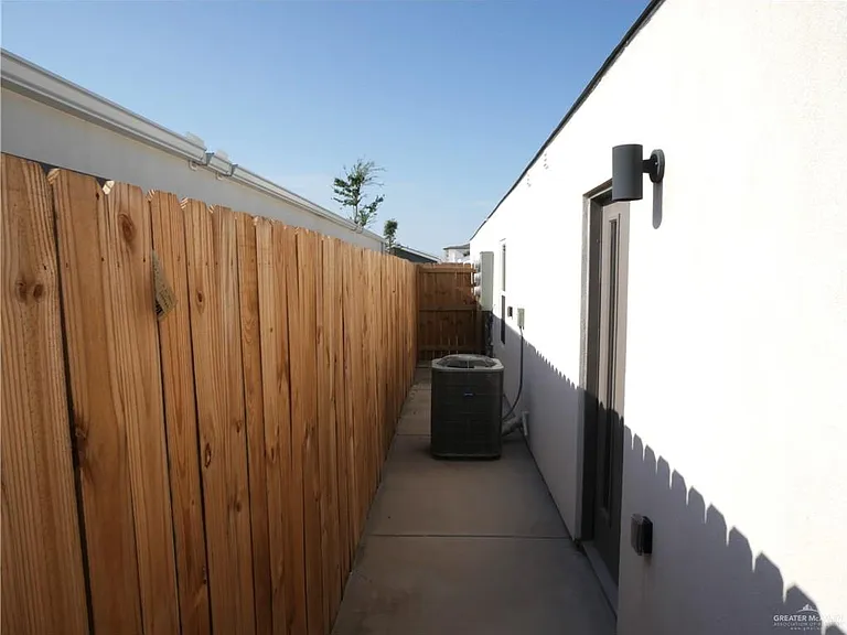 1317 E Iris Ave #1 — Photo 19
