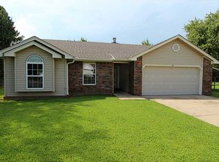 418 Country Lane Dr, Alma, AR 72921