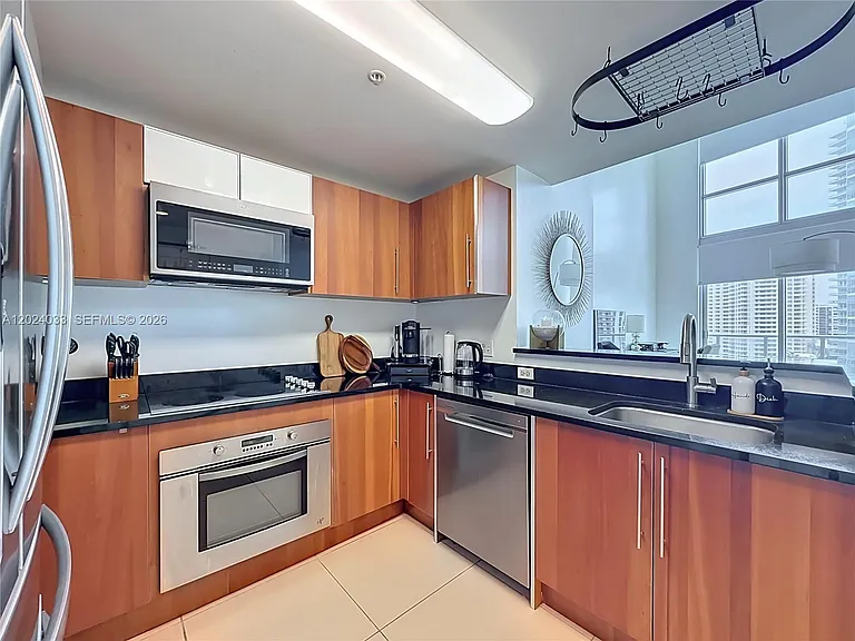 300 S Biscayne Blvd #L-1016 — Photo 4
