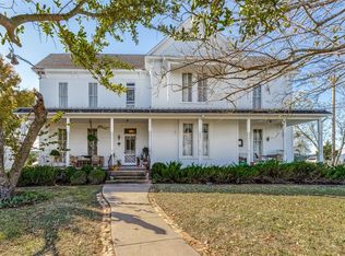 855 Cantrell St, Waxahachie, TX 75165