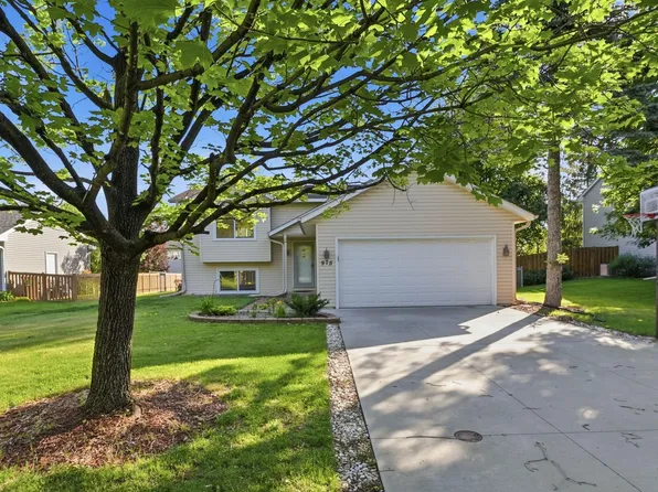 975 Savannah Rd, Eagan, MN 55123