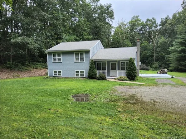 690 County Road, Woodstock, CT 06281