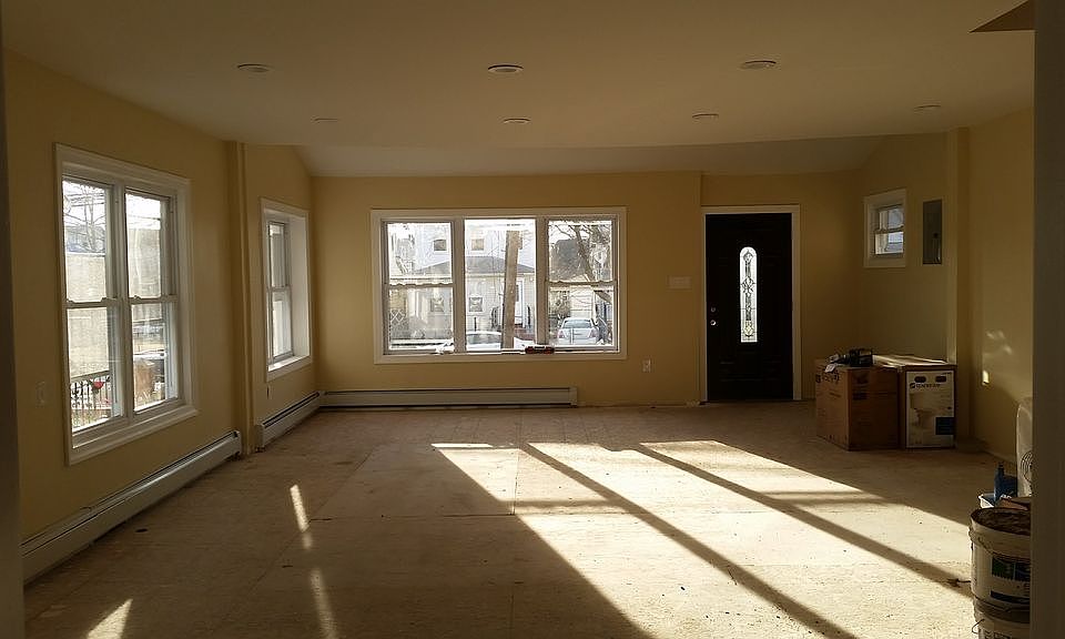 2nd image of 21311 Murdock Ave