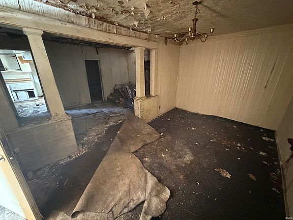 2nd image of 609 N Waugh St