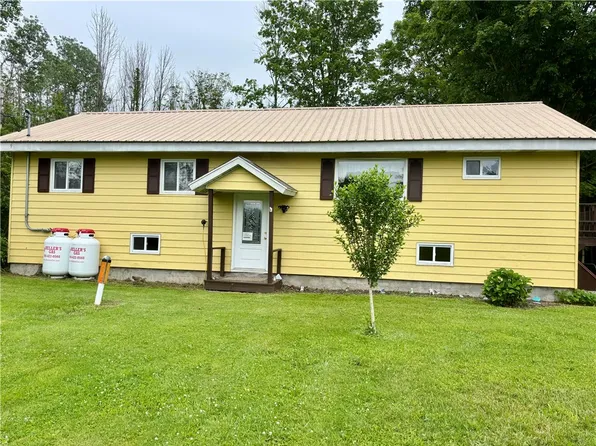 19 Miner Rd, Oswego, NY 13126