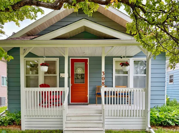 308 15th Ave S, Fargo, ND 58103