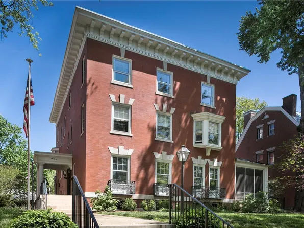 91 Waterman Pl, Saint Louis, MO 63112