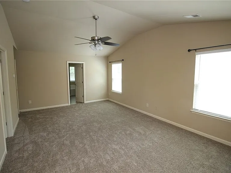 1317 Castleberry Dr — Photo 14