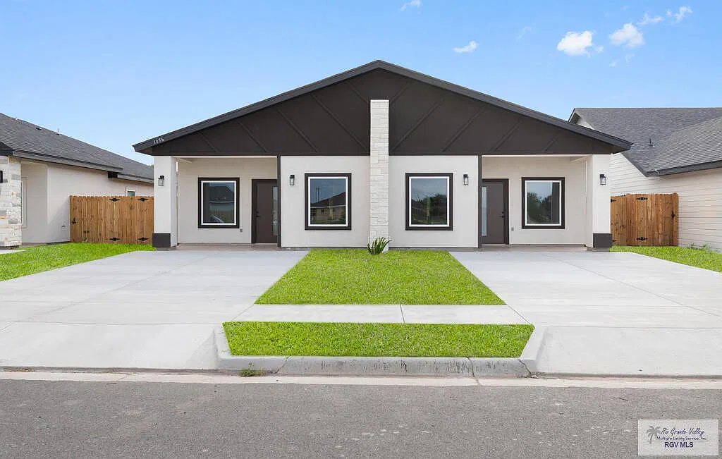 3 bed, 2.0 bath, 1123 sqft, $2,100 — Photo 1