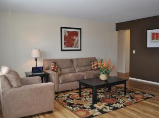 356 Northampton Rd APT B, Amherst, MA 01002