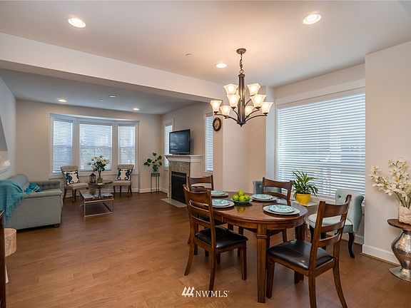 4th image of 1325 Greenwich Walk NE #28.6