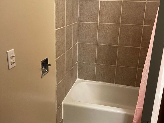 5th image of 437 N Jefferson Ave