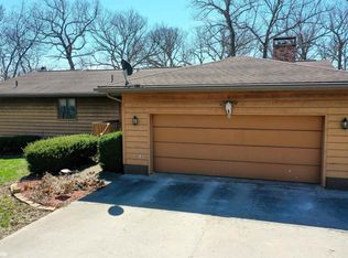 1265 Nutmeg Ave, Fairfield, IA 52556