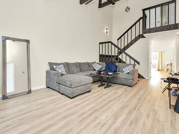 5th image of 2125 Broadlawn Dr