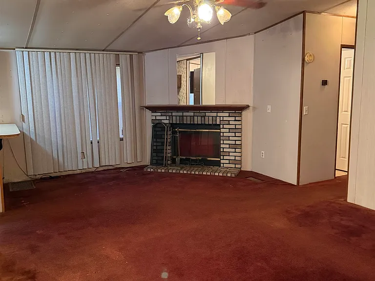 8021 Pin Oak Rd — Photo 4
