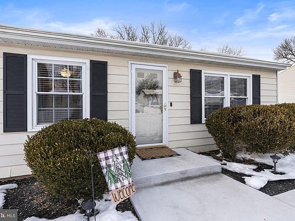 3rd image of 43 Casselberry Dr