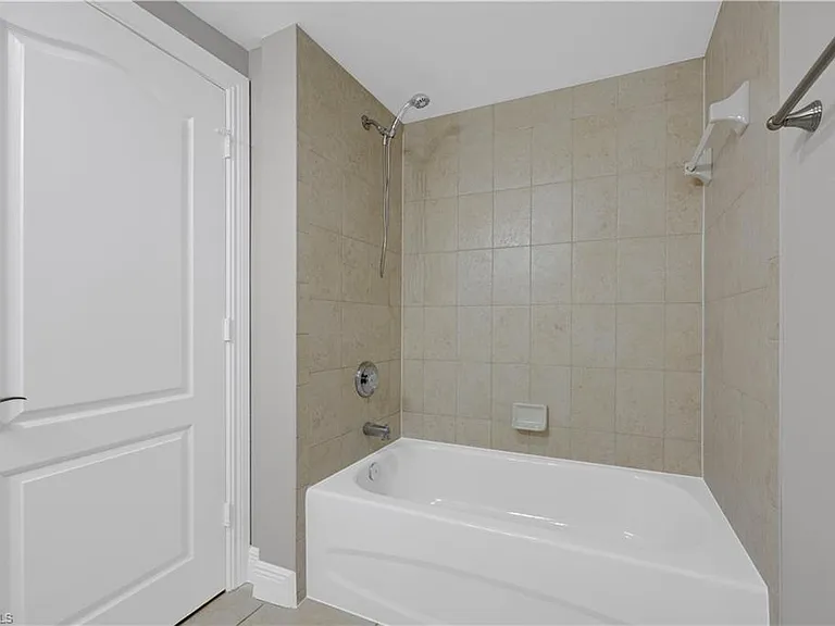 4172 Castilla Cir #101 — Photo 31