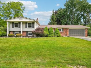 6883 Tamerlane Dr, West Bloomfield, MI 48322