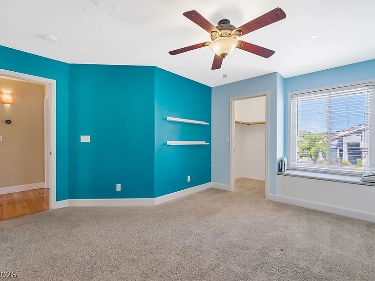 271 Pointe Ranier Ave — Photo 12