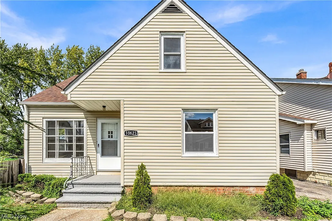 10623 Wadsworth Ave photo 1
