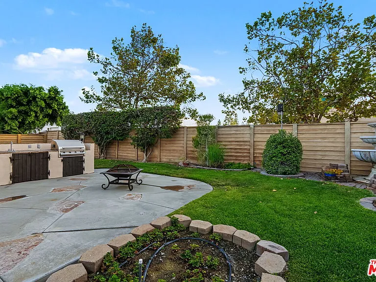 5711 Citrus Ranch Cir — Photo 34