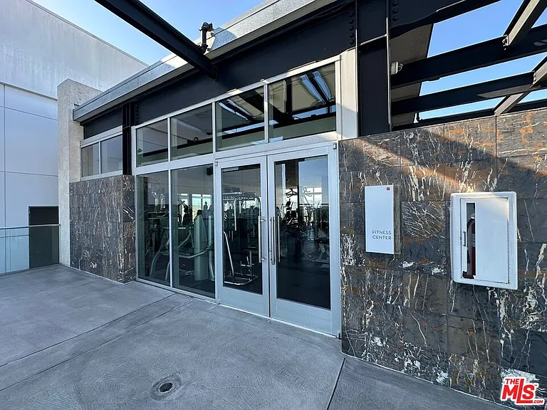 3810 Wilshire Blvd #1801 — Photo 23