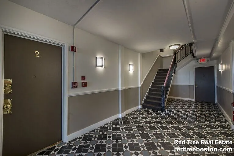 5 Barrows St #3 — Photo 1