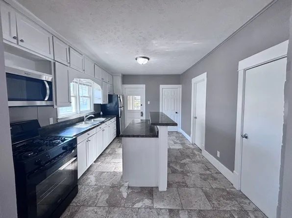 4406 S 38th St, Omaha, NE 68107