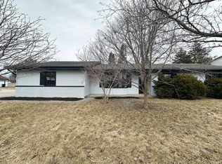 1800 Maple Ln, Garrett, IN 46738