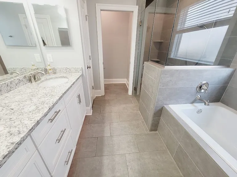 2385 Sweet Valley Hts — Photo 27