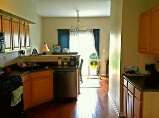 1045 Parkhill Cir, Aurora, IL 60502