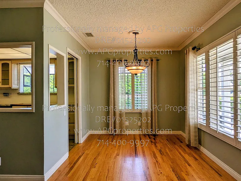 1022 N Baker St — Photo 3