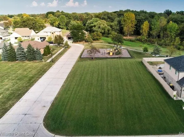 33228 Nicola Dr, Fraser, MI 48026