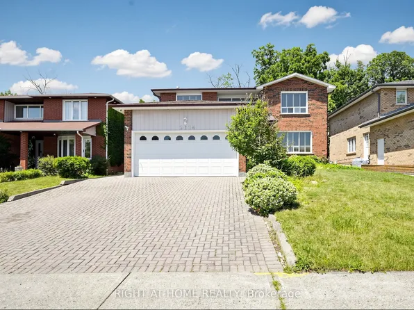 2614 Pollard Dr, Mississauga, ON L5C 3H1