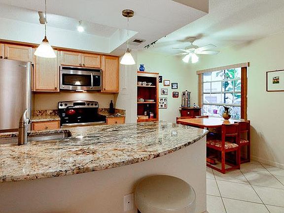 3rd image of 445 S Palm Ave APT 3