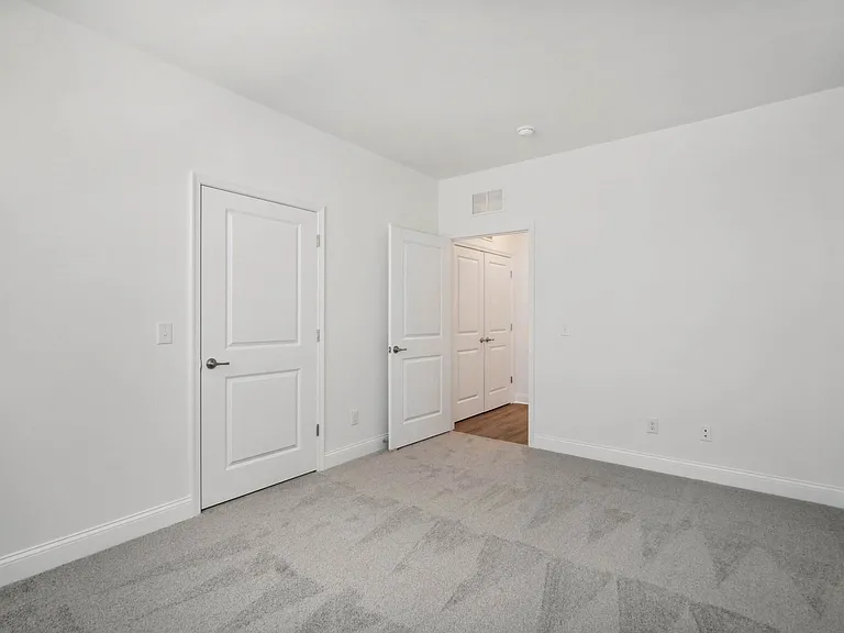 Laurel Run Apartments — Photo 24
