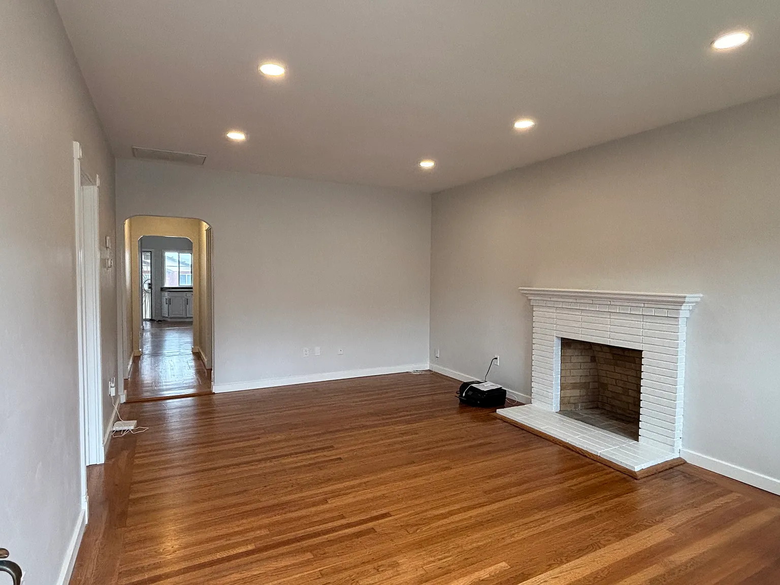 3 bed, 1340 sqft, $5,100 — Photo 2