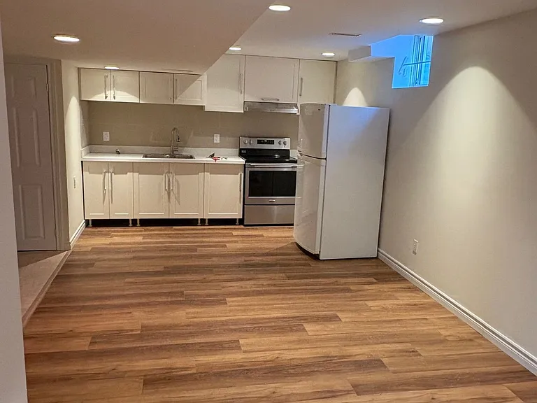 41 Majestic Dr #BASEMENT — Photo 10