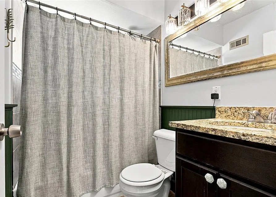 3 bed, 1258 sqft, $2,600 — Photo 4