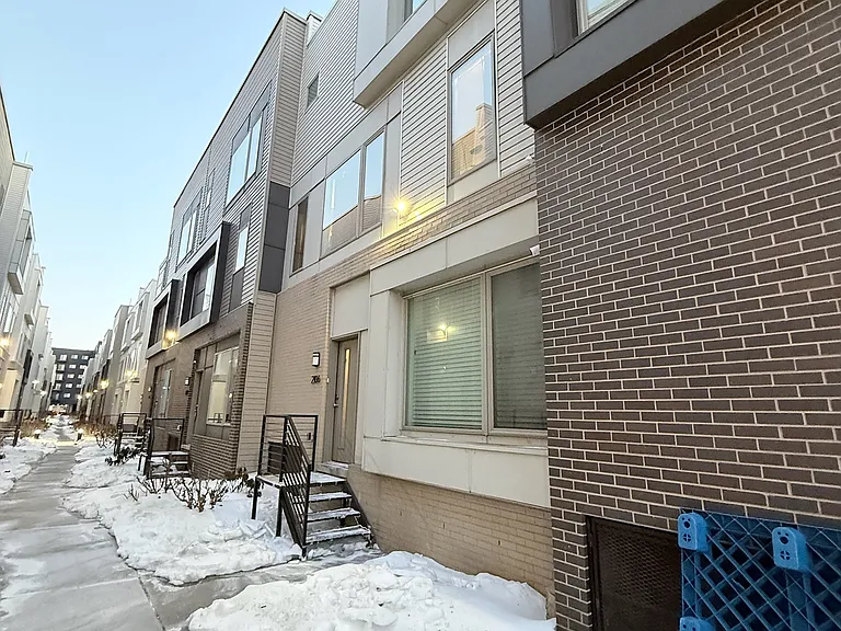 2106 Kensington Walk — Photo 25