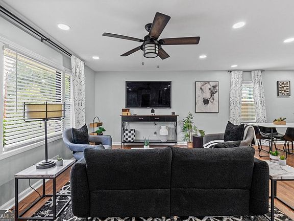 4th image of 1467 Timms Cir SE