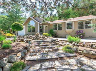 1351 Summit Loop, Grants Pass, OR 97527