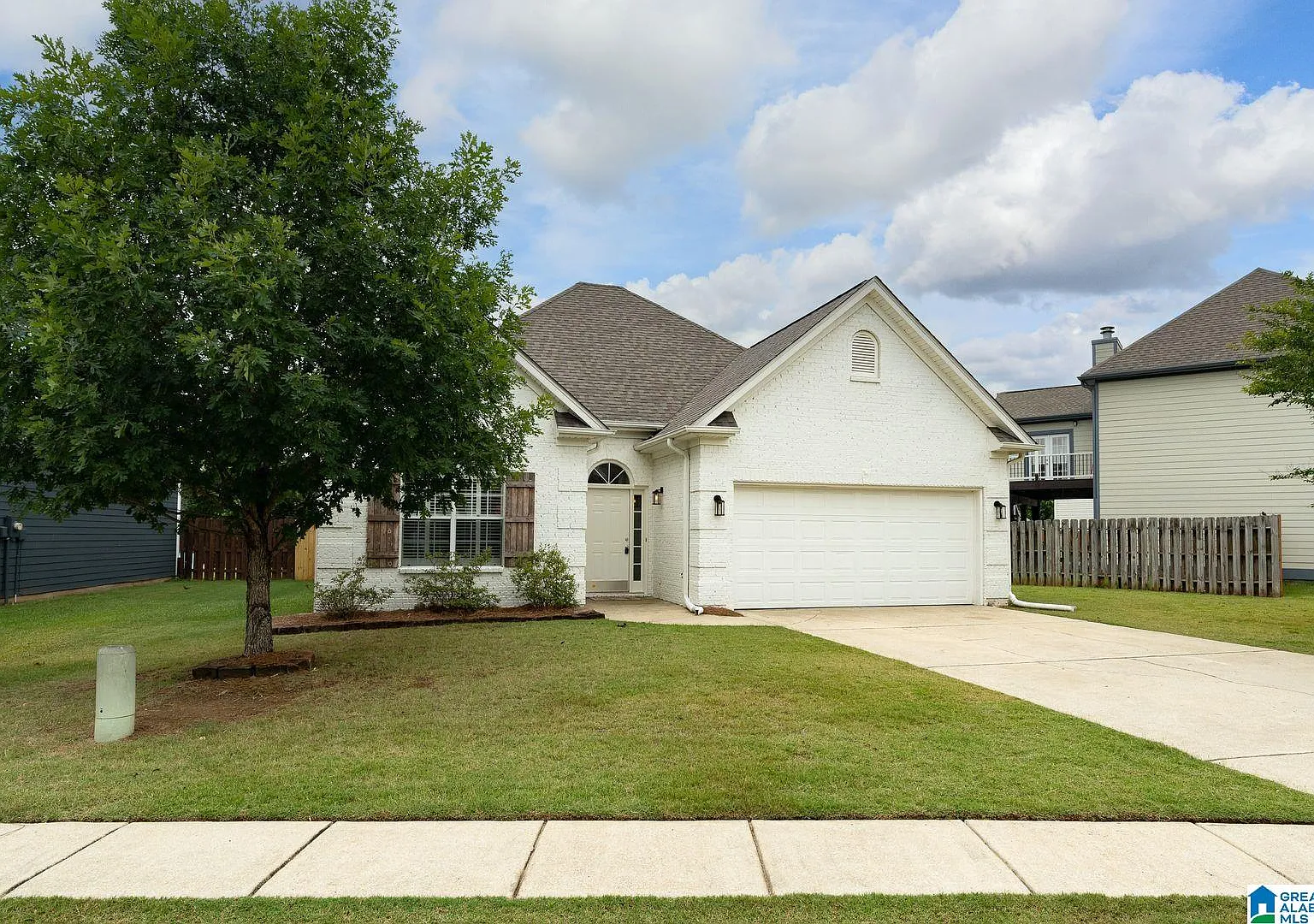 3 bed, 2.0 bath, 1441 sqft, $1,495 — Photo 1