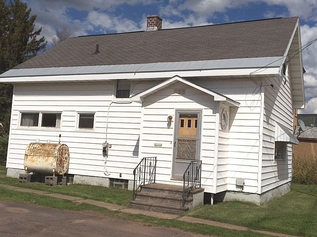 1st image of 106 E Longyear St