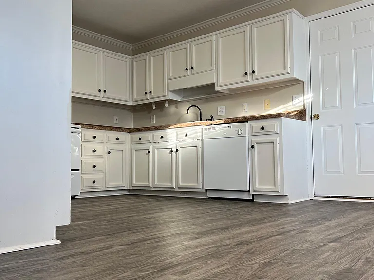 7707 Wyndham Cir — Photo 12