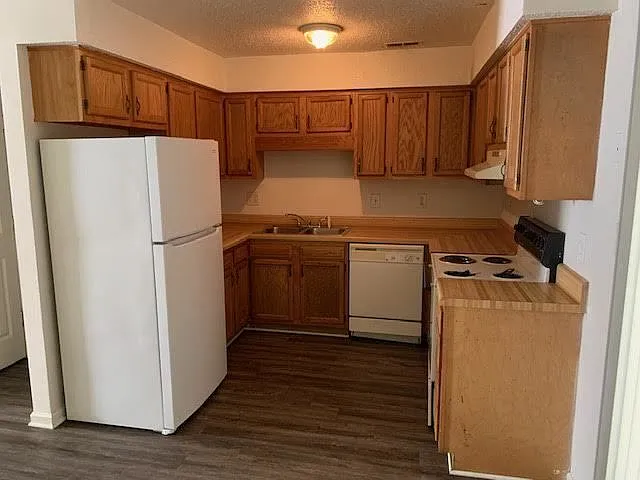 2 bed, 2.5 bath, 1028 sqft, $995 — Photo 4