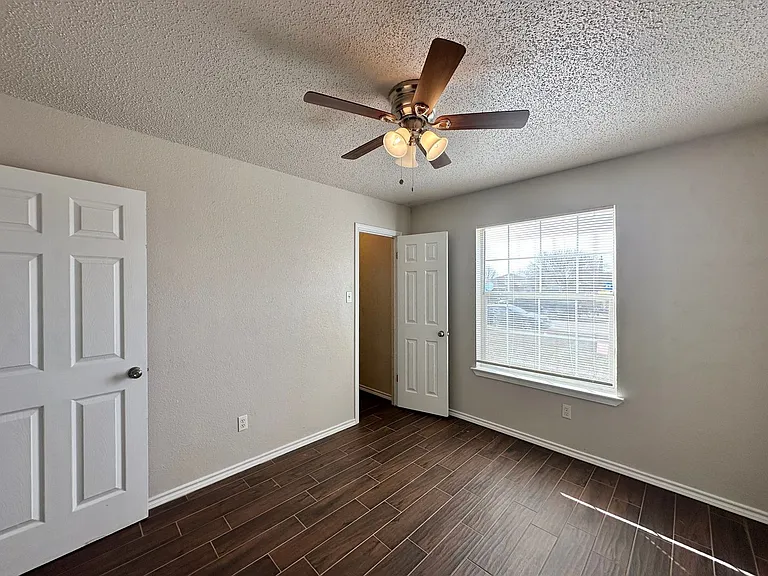 1910 Michele Dr — Photo 30