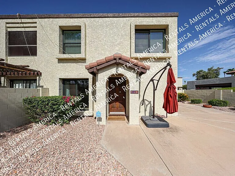 4809 E Euclid Ave #1 — Photo 2
