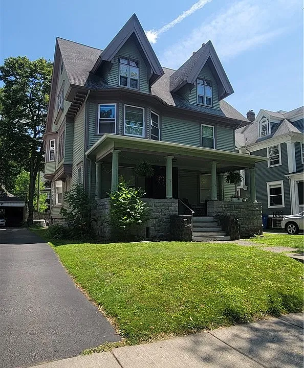 98 Argyle St