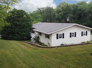 1951 Baintree Rd, Davis, IL 61019